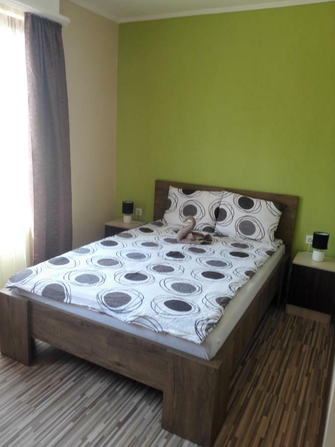 Kerékvár apartman Gyula Esterno foto