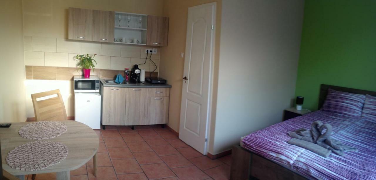 Kerékvár apartman Gyula Esterno foto