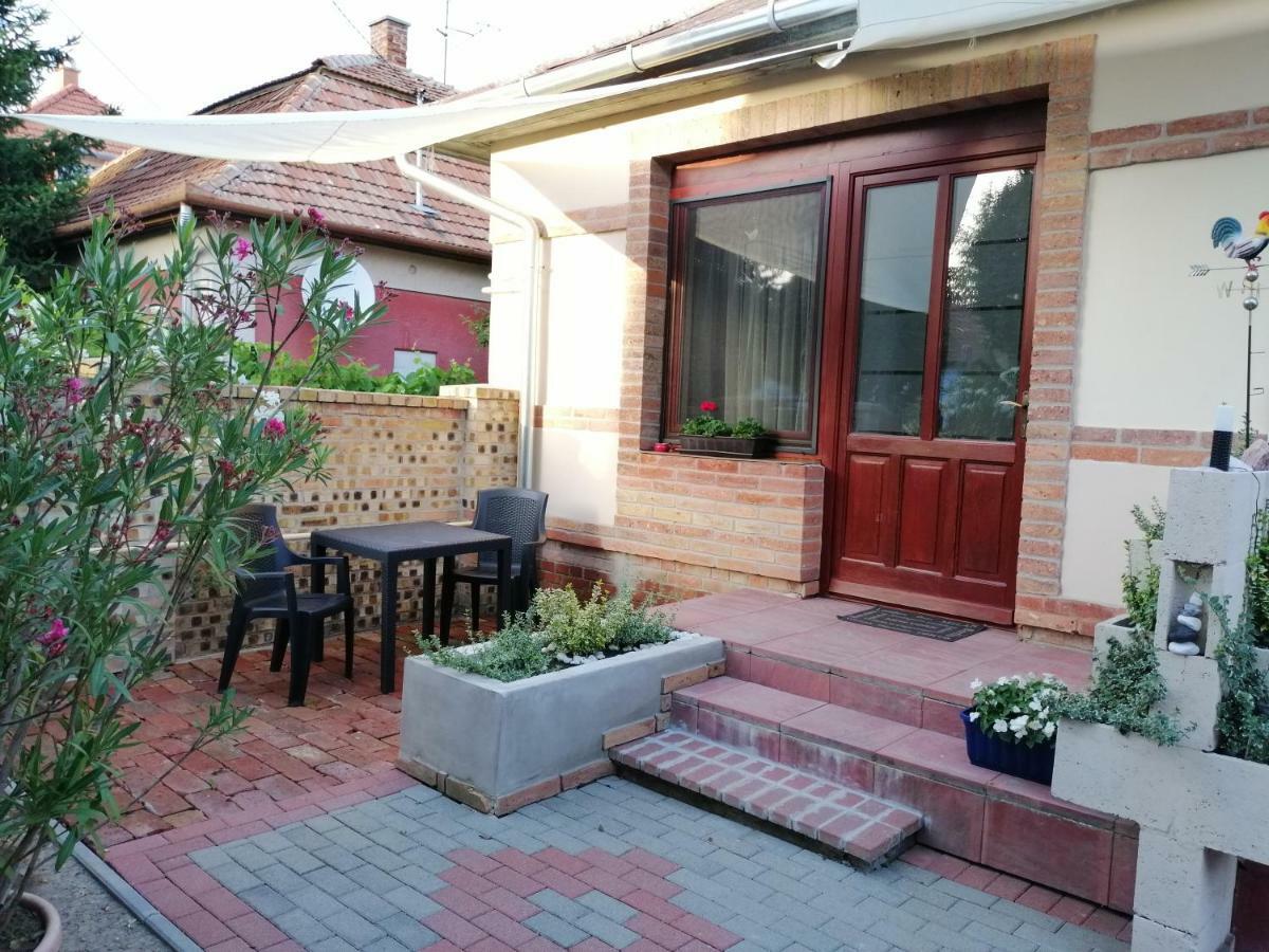 Kerékvár apartman Gyula Esterno foto